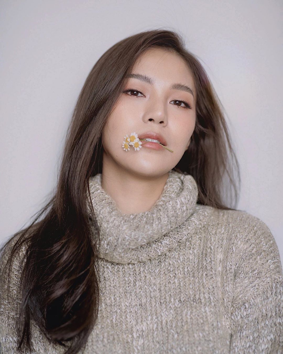  p>妮莎春·唐苏努恩(may / mae),1993年5月9日出生于泰国乌隆他尼府