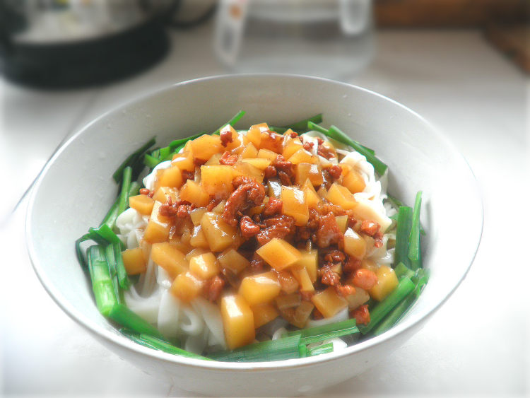 土豆丁炸酱面