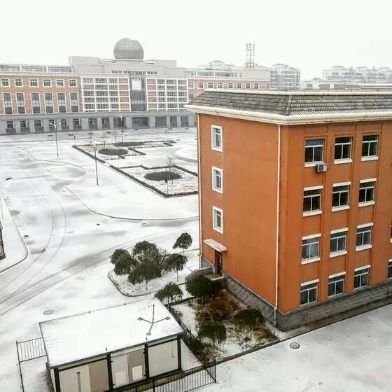  p> a target="_blank" href="/item/葫芦岛市">葫芦岛市 /a>第一高级