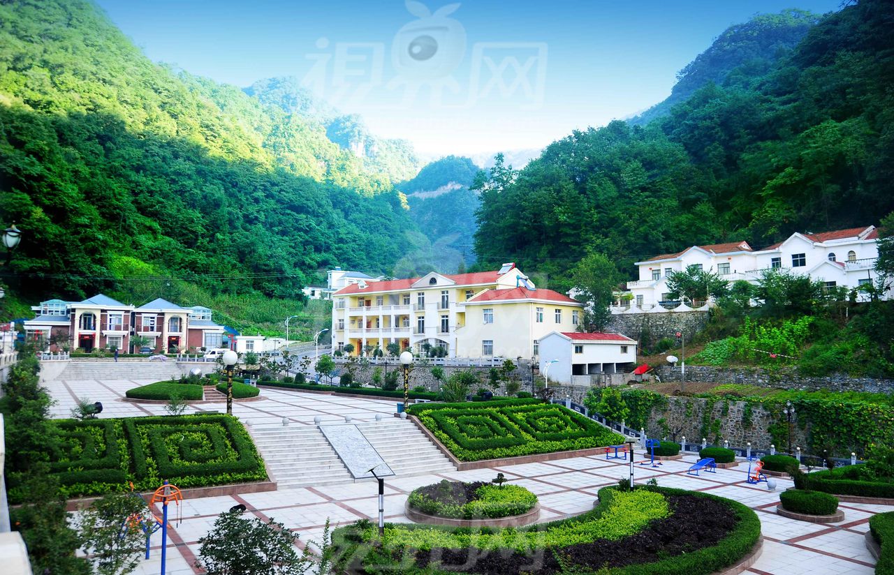  p>大垭村位于湖北省襄阳市保康县歇马镇镇西部,全村辖298户,1192人