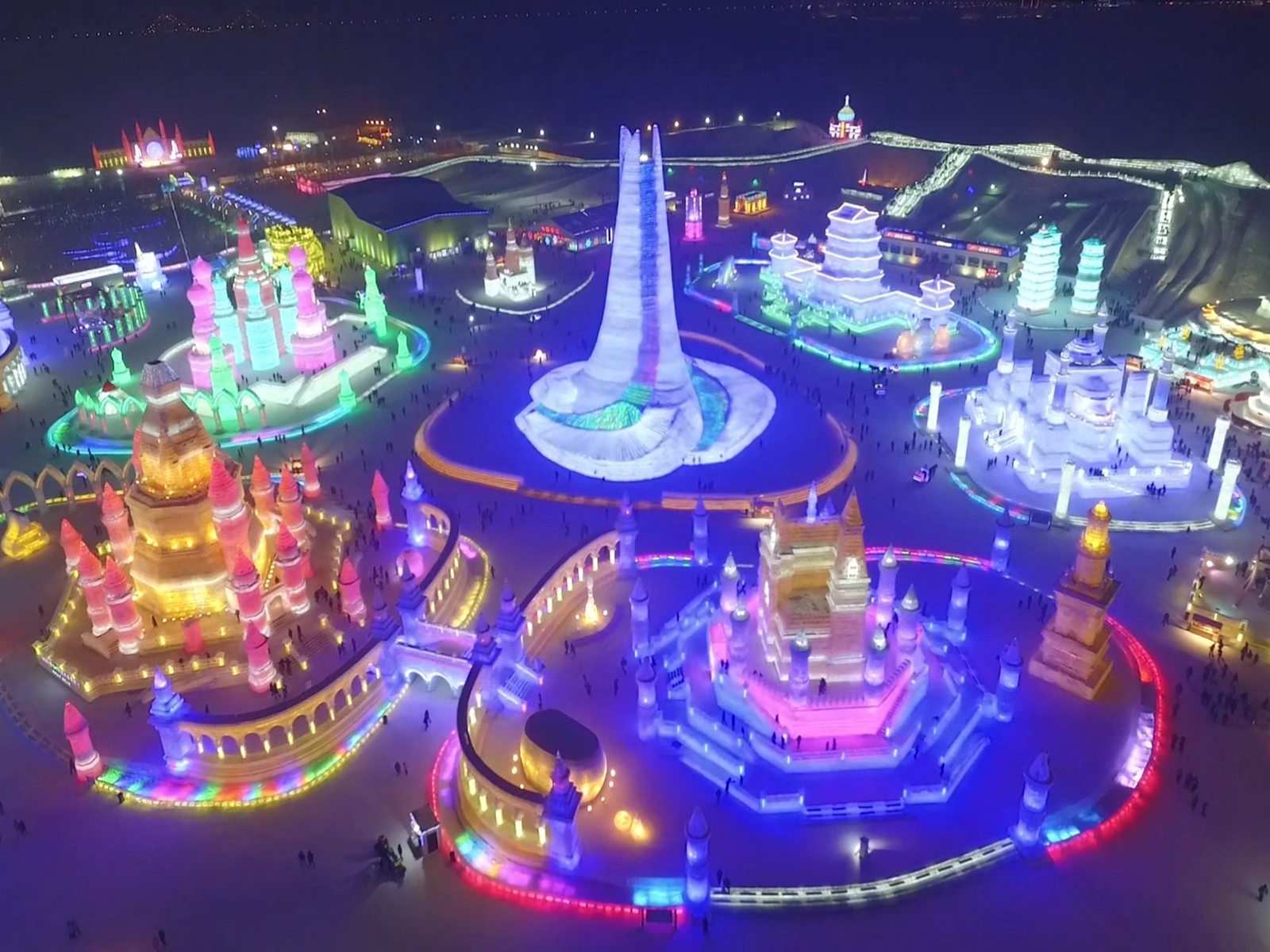  p> b>中国·哈尔滨冰雪大世界 /b>( i>harbin ice and snow world