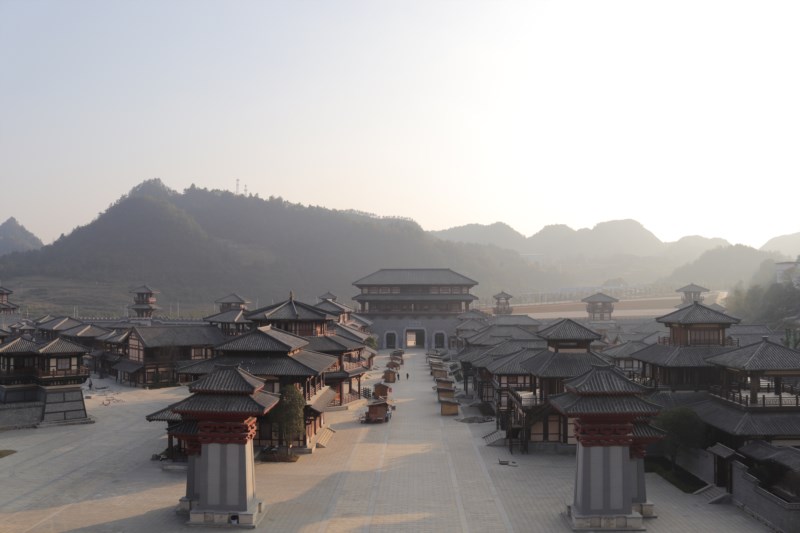  p>都匀秦汉影视城位于贵州省黔南州都匀经济开发区,是集影视剧创作