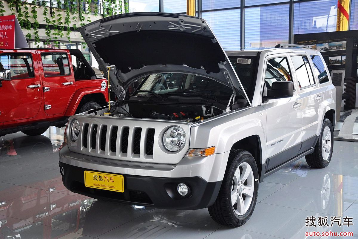  p>自由客指的是jeep品牌旗下一款偏重公路性能的城市型suv,同时也