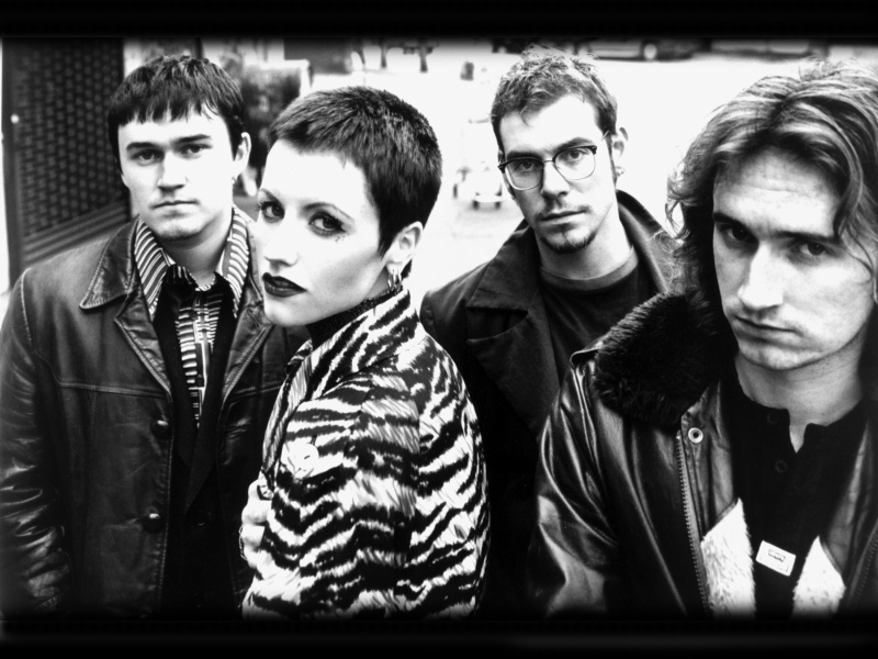 ="_blank" href="/item/卡百利乐队">卡百利乐队 /a>发行的双碟装的