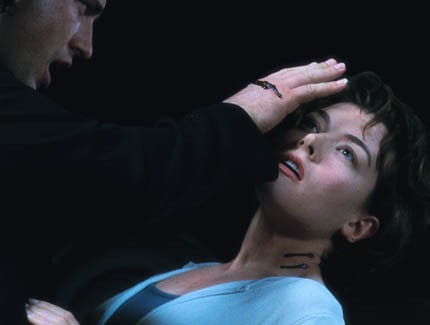  p>《德古拉2000》是由帕特里克·卢西尔执导的恐怖电影,由克里斯托弗