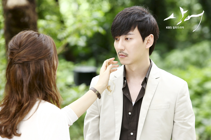 火剧,是 a target="_blank" href="/item/金志宇">金志宇 /a>编剧和 a