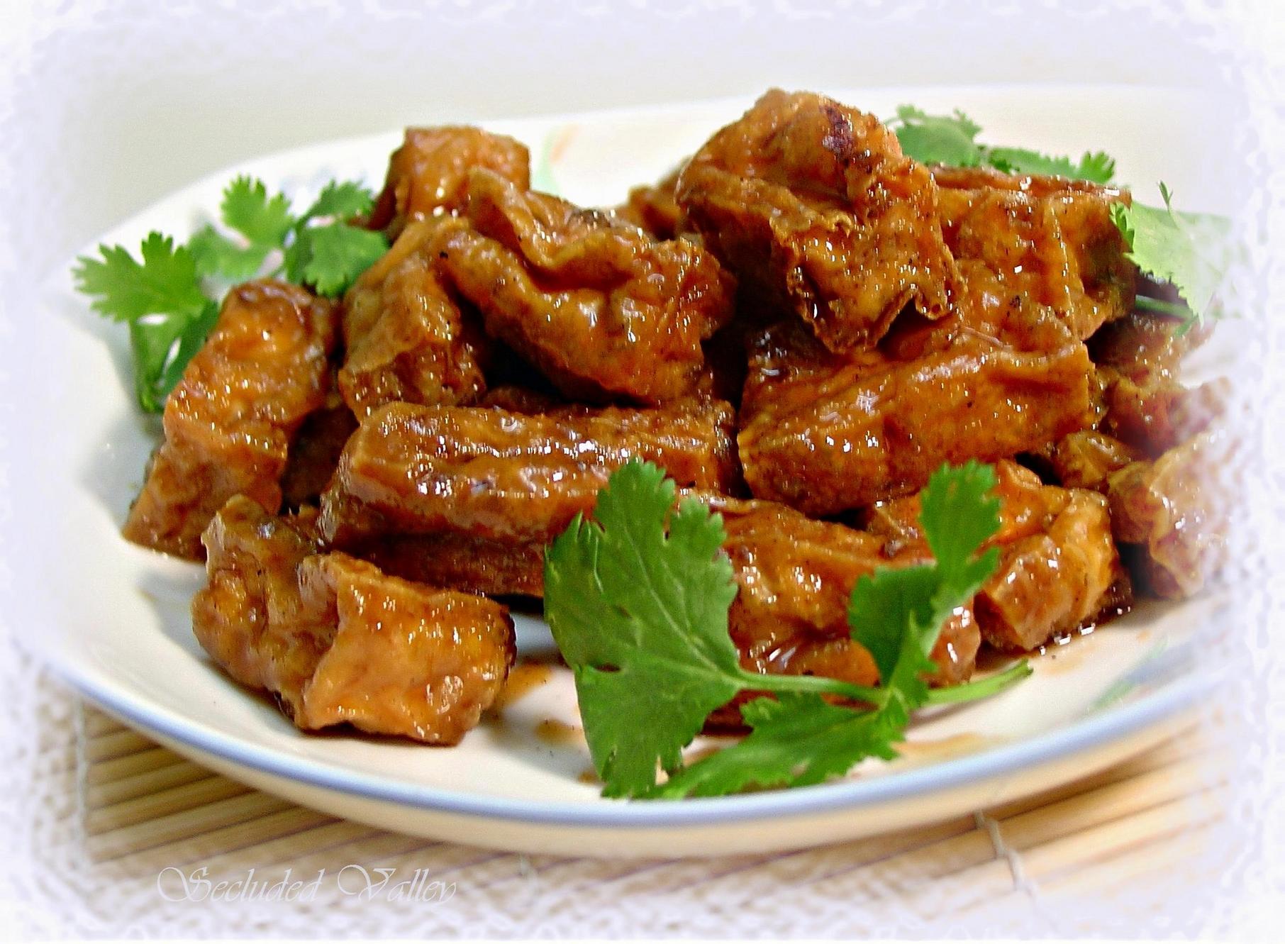 已有超过八十多年的历史.创始人是生产"津津牌"卤汁豆腐干的厂家.