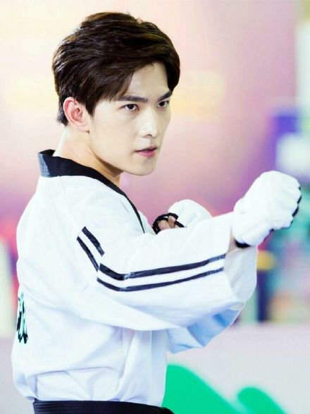  p>若白,电视剧《 a target="_blank" href="/item/旋风少女">旋风