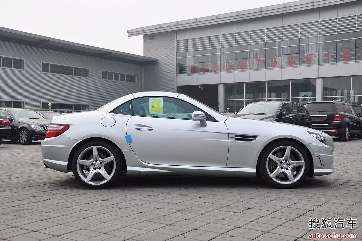  p>奔驰slk是全球首款大批量生产的硬顶敞篷 a href="#" data-lemmaid