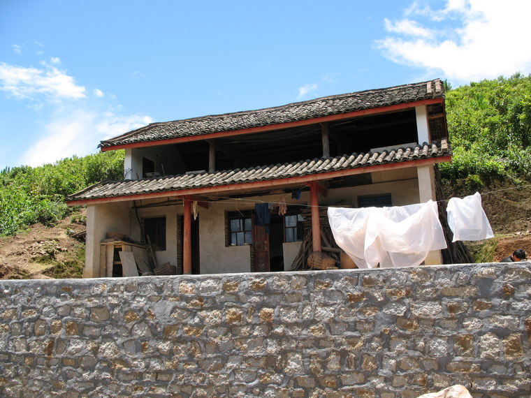 坟山自然村,隶属云南省昭通市巧家县炉房乡