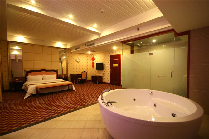  p data-id="gnvf6b05iq">泰安凯撒金殿温泉会馆以全新的人文休闲理念