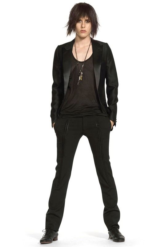  p>《拉字至上》(the l word)是美国showtime电视台于2004年1月18日