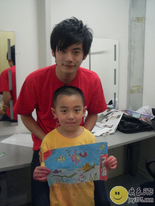 周盛熙,出生于1983年3月3日,中国内地男主持