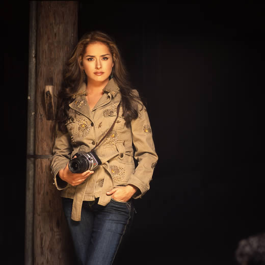  p>达纳·加西亚,1978年2月4日出生于哥伦比亚bogotá,,演员,歌手.