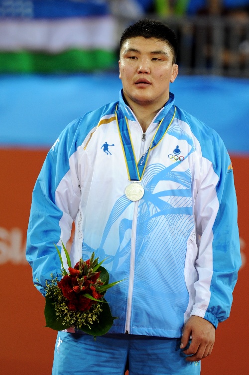 1984年12月3日出生于 a target="_blank" href="/item/蒙古/12000925"