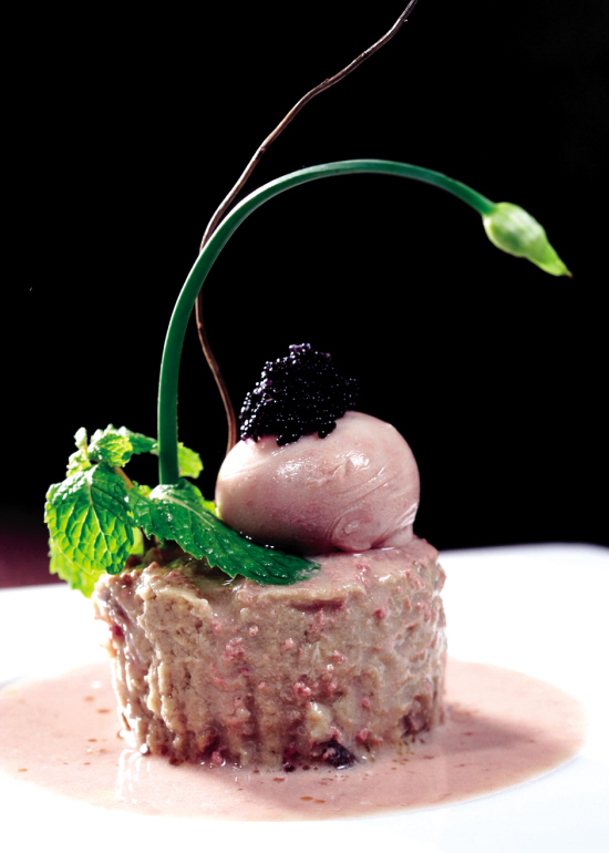 >分子料理又名 a target="_blank" href="/item/分子美食学/12716577"