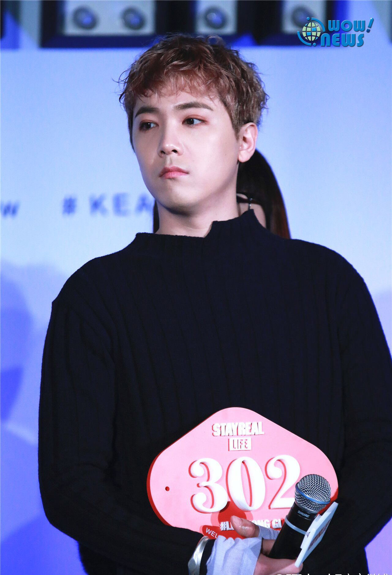  p>李洪基(         ),1990年3月2日出生于韩国京畿道城南市盆唐区