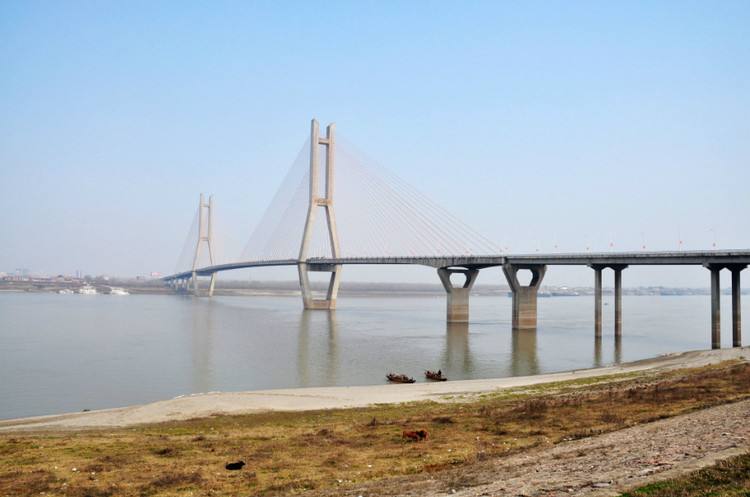 鄂黄长江公路大桥子
