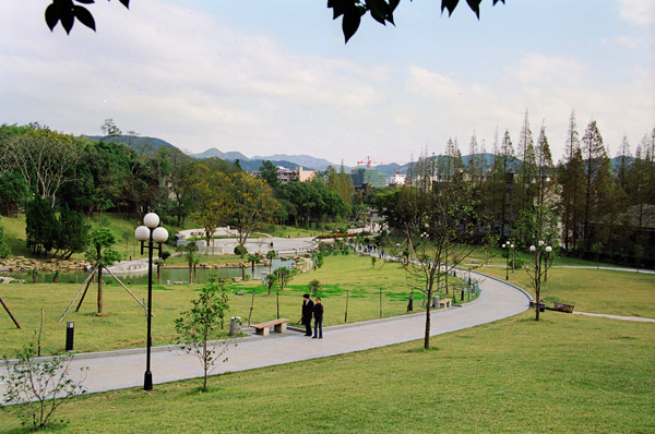  p data-id="gnx2au8aq7">海山公园位于浙江省舟山市定海城区北隅