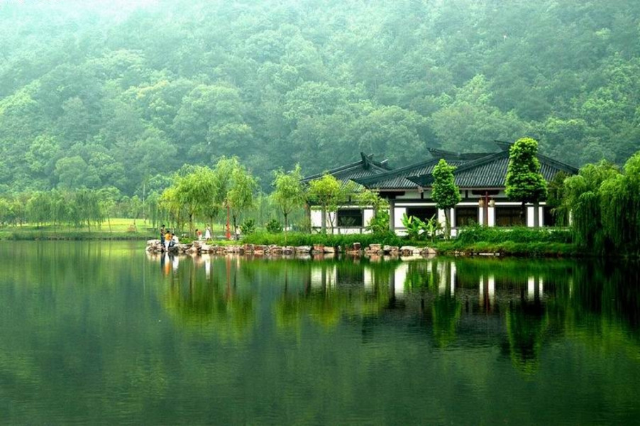 data-lemmaid="3179146">东吴文化公园 /a>是杭州市富阳区的一处景点