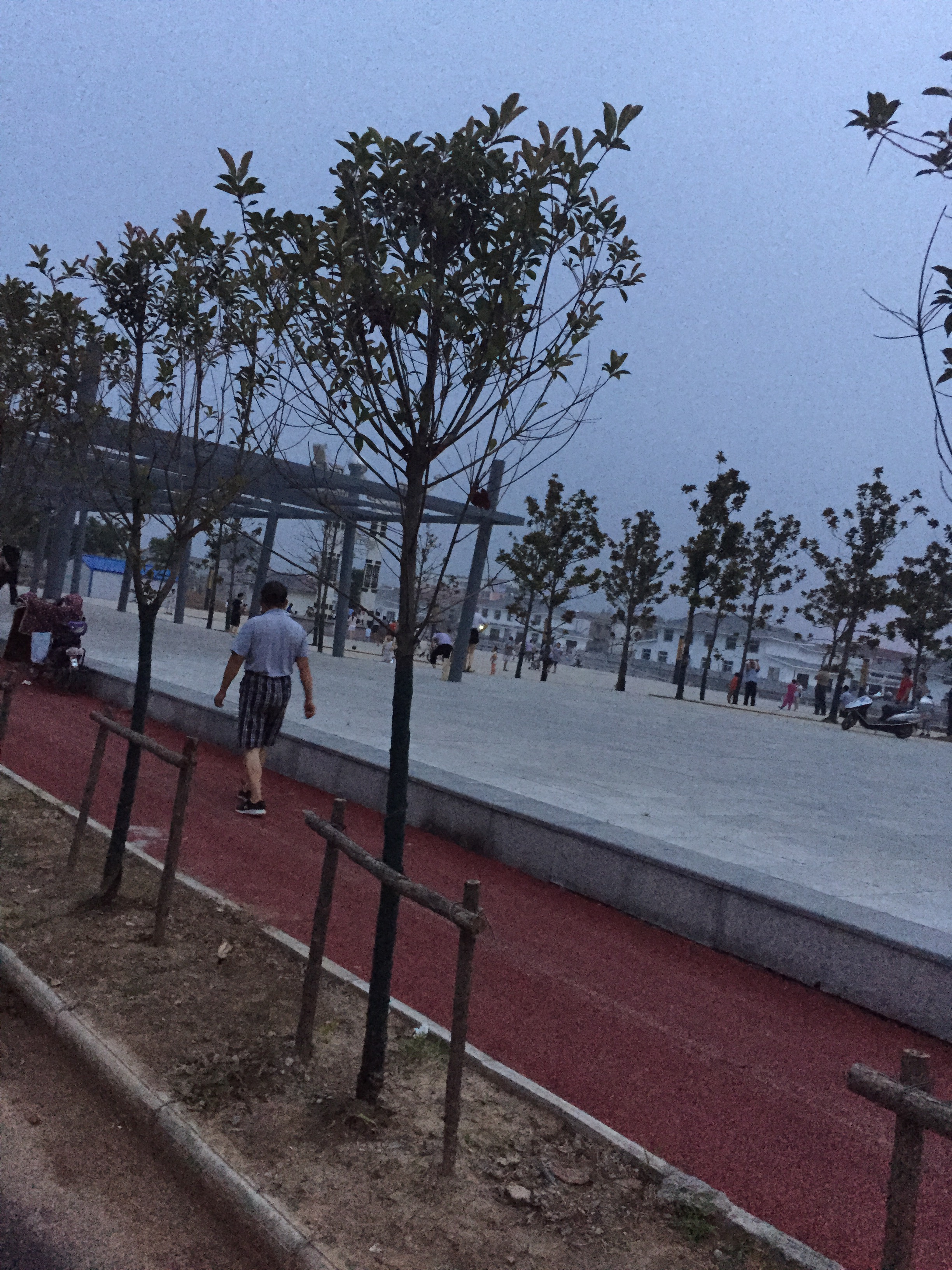 ag">龙河景观带位于 a target="_blank" href="/item/萧县/1457510"