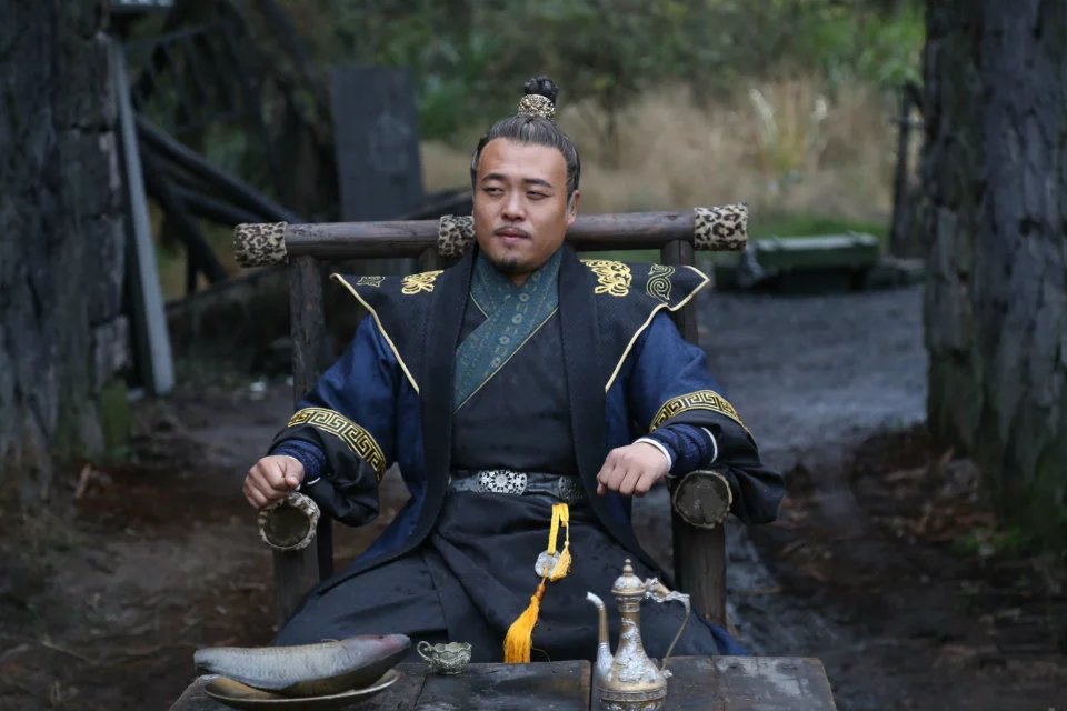 呼啸江湖的天下第一 a href="#" data-lemmaid="1378">剑 /a>客穆易