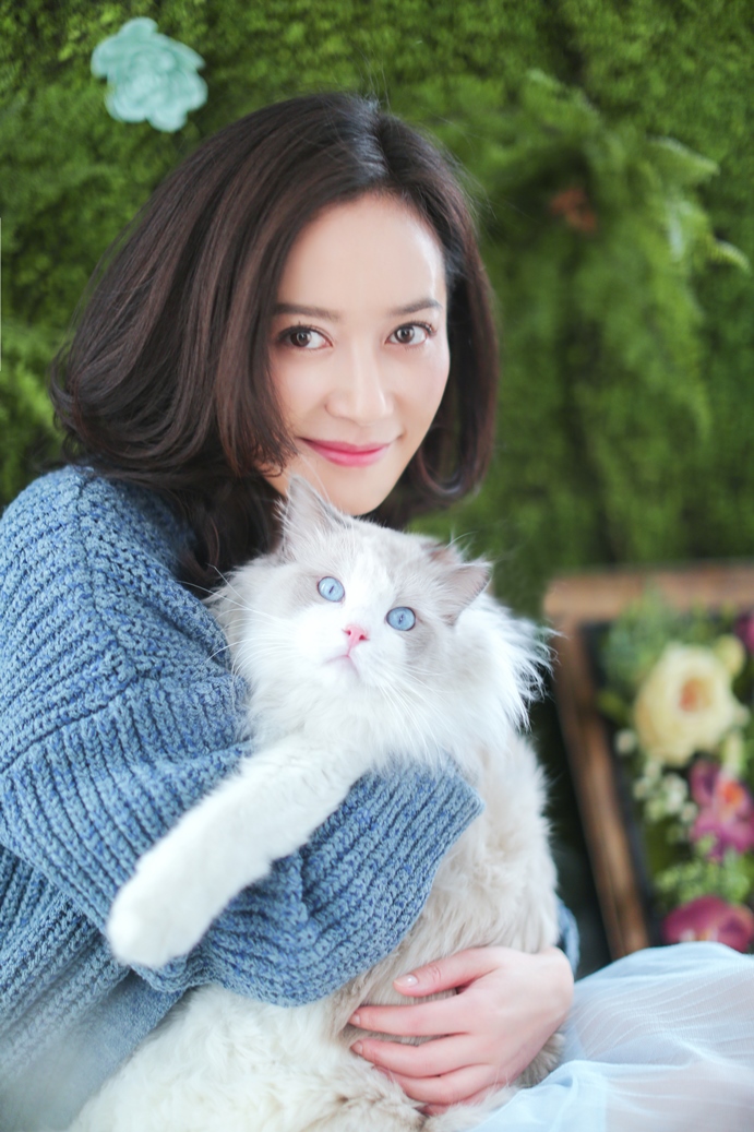  p>俞飞鸿,1971年1月15日出生于浙江省 a target="_blank" href="