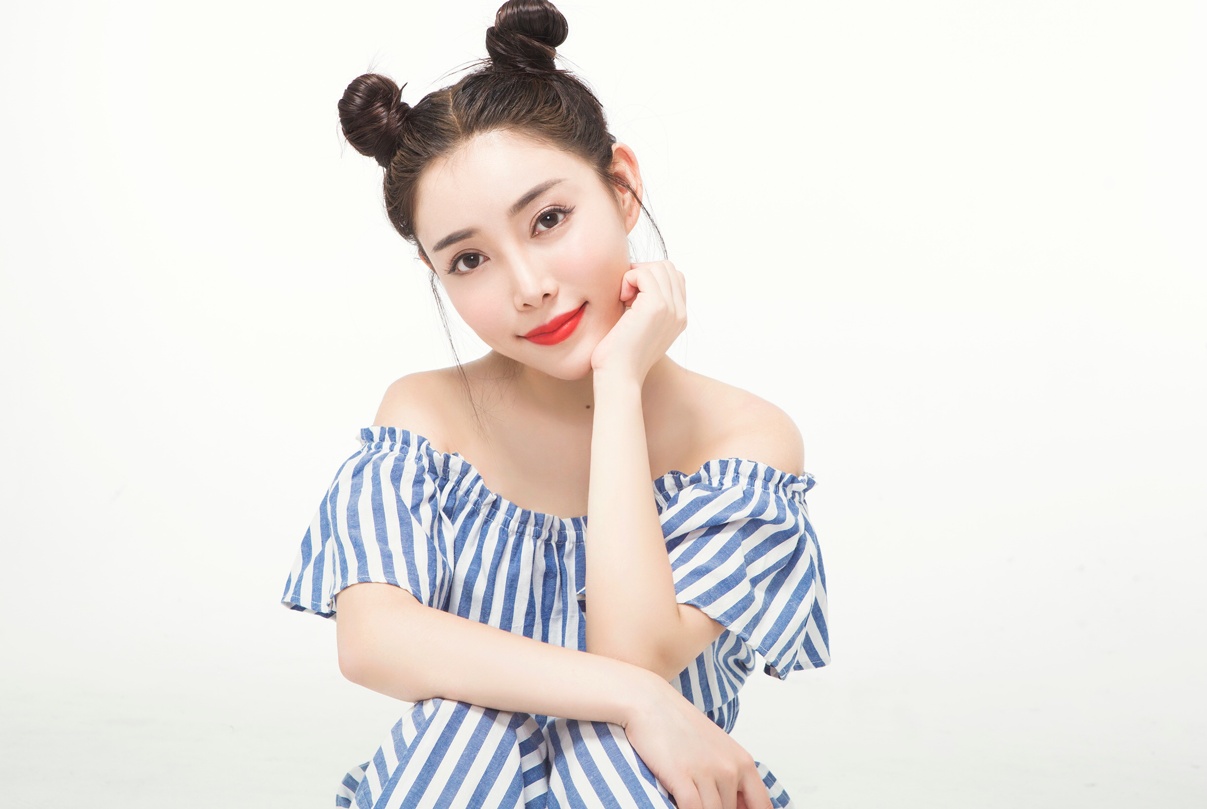  p>王子唯,1996年11月2日出生于吉林省吉林市,毕