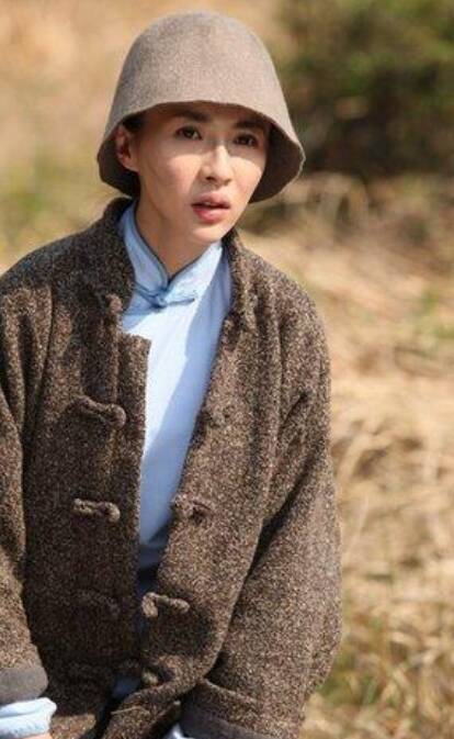 雅子,女,是抗战剧《 a target="_blank" href="/item/黑狐/5857041"