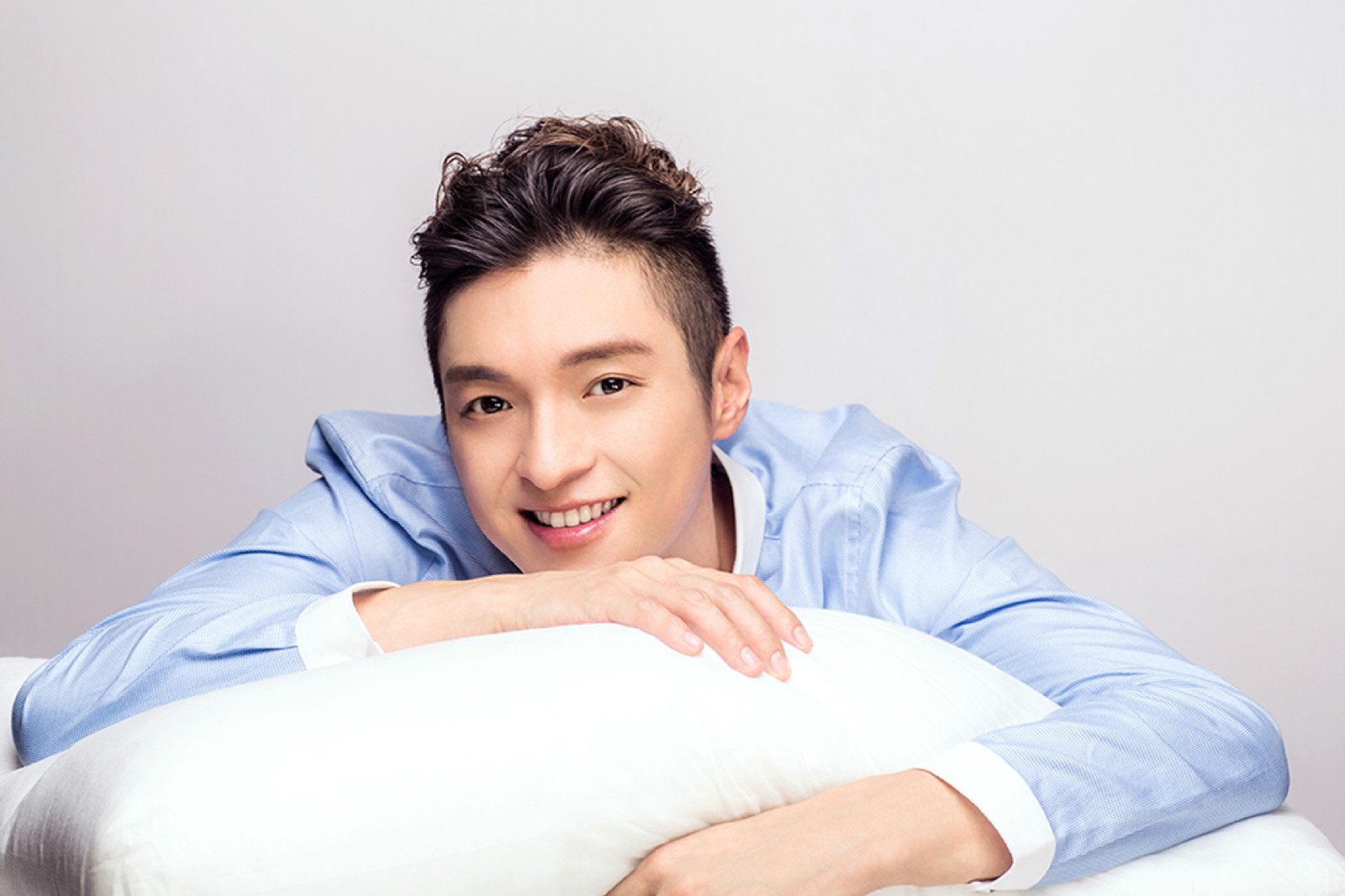  p>安钧璨(shone,1983年9月20日～2015年6月1日),本名黄益承,出生于