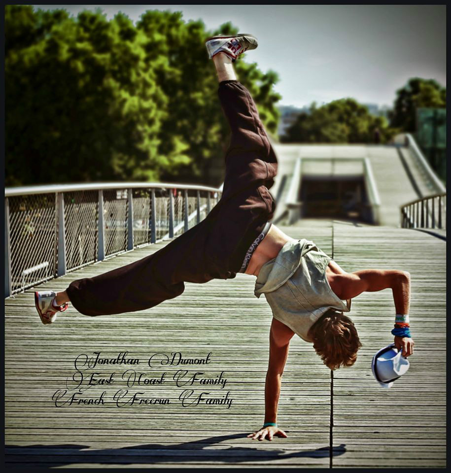  p>跑酷( a href="#">parkour /a>)是时下风靡全球的时尚极限运动,以