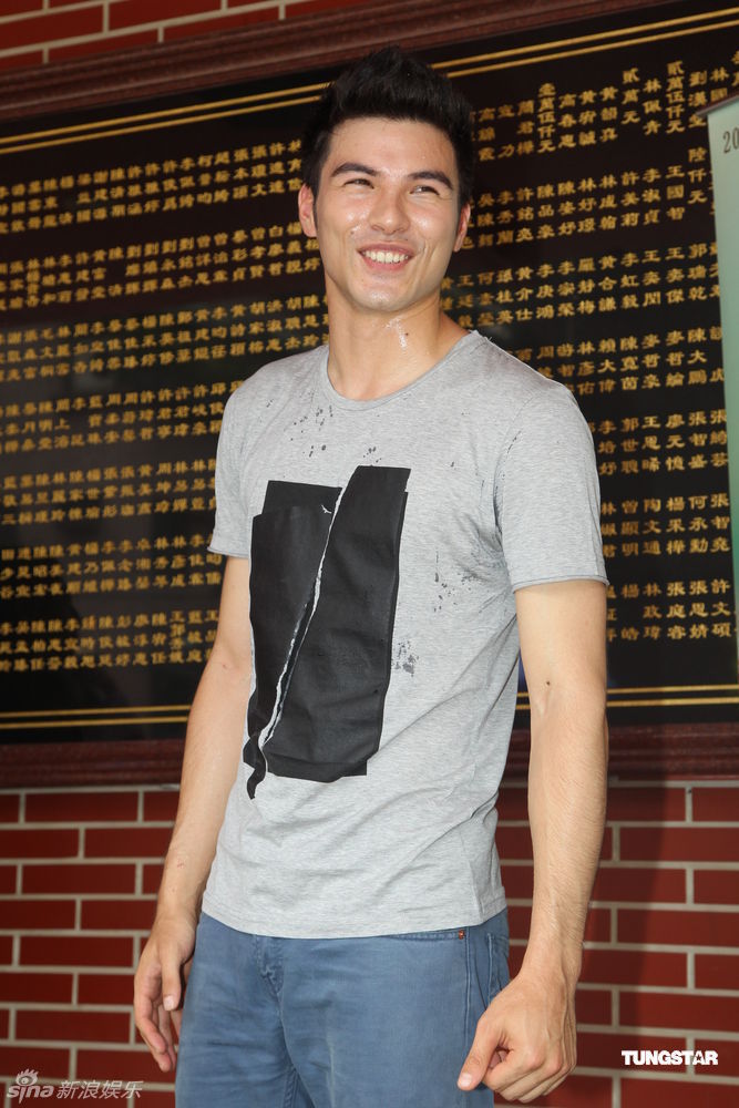  p>凤小岳(rhydian vaughan),1988年3月10日出生,华语影视男演员,模特