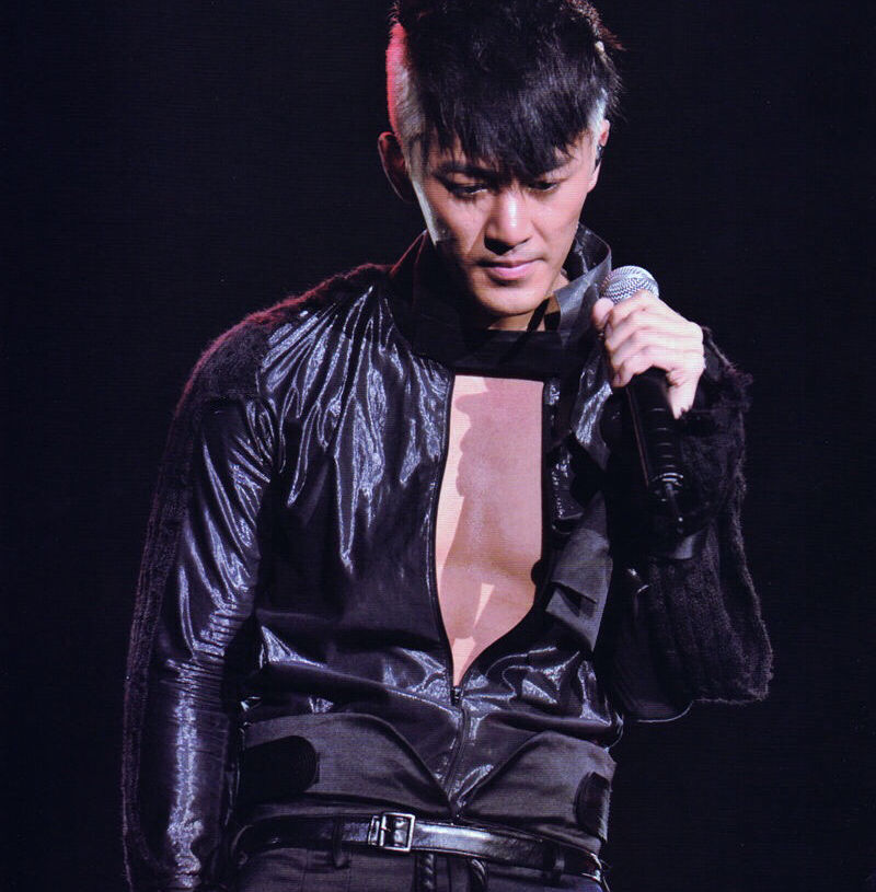  p>林峰,1979年12月8日生于福建厦门,中国香港影视男演员,流行乐歌手.