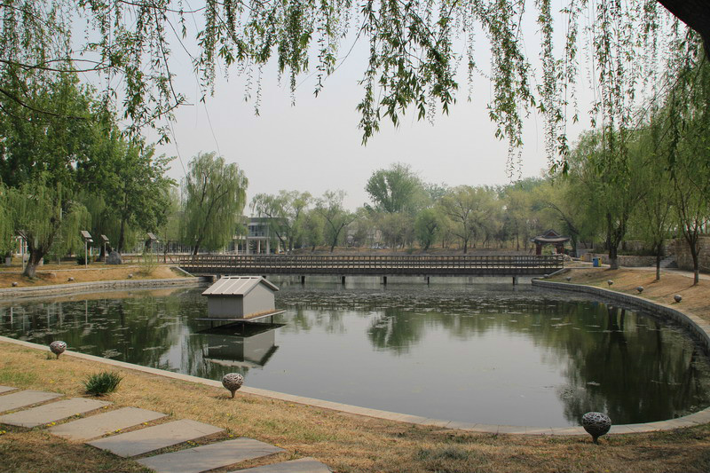  p>北京一零一中学是北京市重点中学,北京市高中示范校.