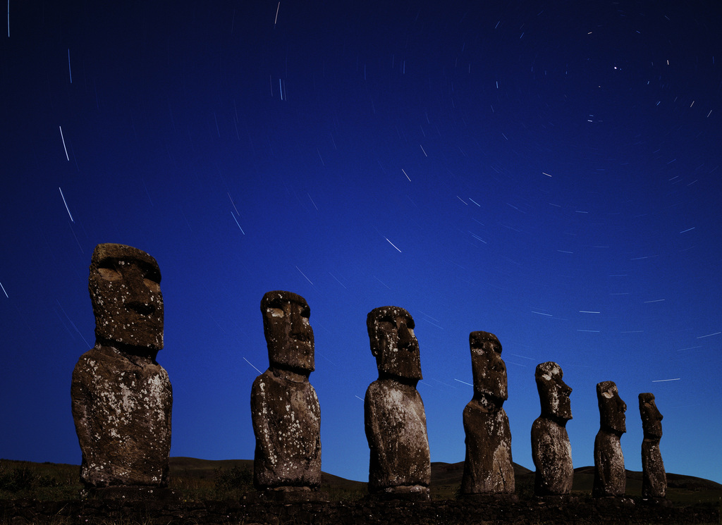  p>复活节岛(easter island)位于 a href="#" data-lemmaid="69193">