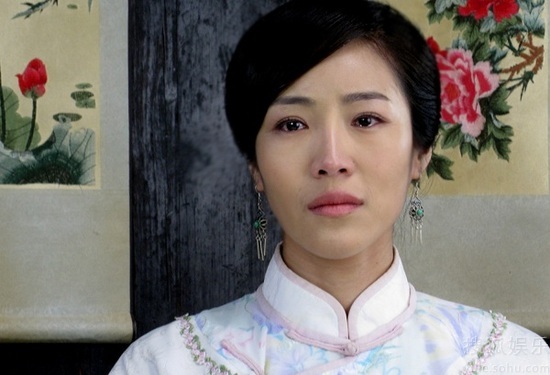  p>景珂( i>原名梁镜珂 /i>),毕业于北京电影学院表演系本科99级,中国