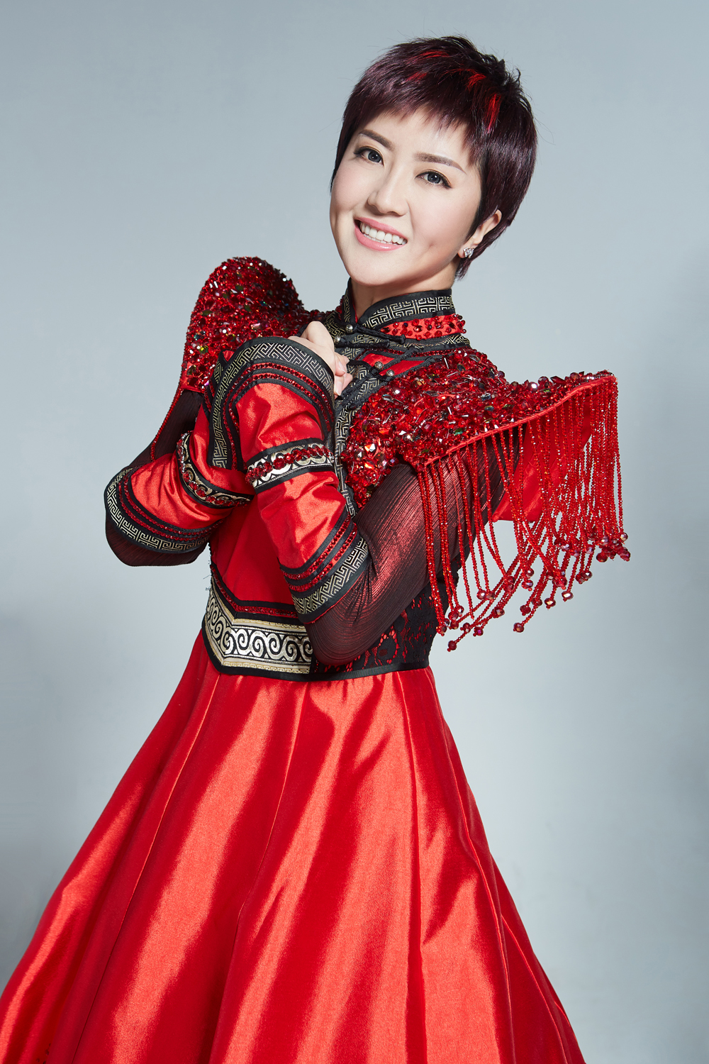  p>格格,原名蒙克其其格,8月1日出生于内蒙古自治区赤峰市克什克腾旗