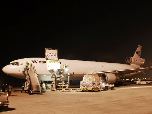  p>阿布扎比国际机场位于阿联酋的首都 a target="_blank" href="