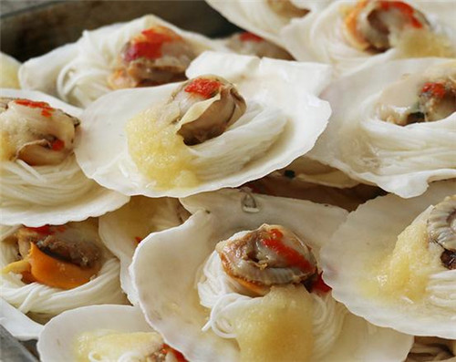  p>油爆鲜贝是 a target="_blank" href="/item/胶东/8988525" data