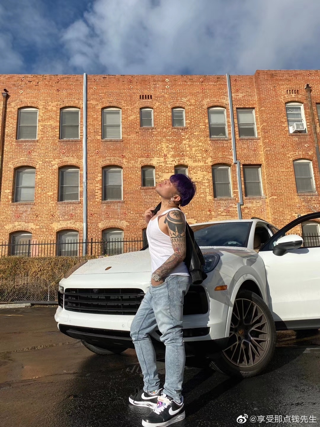  p>丁震(knowknow),别名dzknow,1996年5月3日出生于江苏省南京市,中国