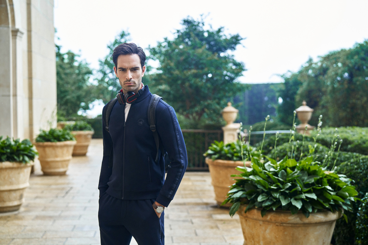 花雨馨(上海)商贸有限公司旗下中高端男装品牌,欧式风格,是一家集专业