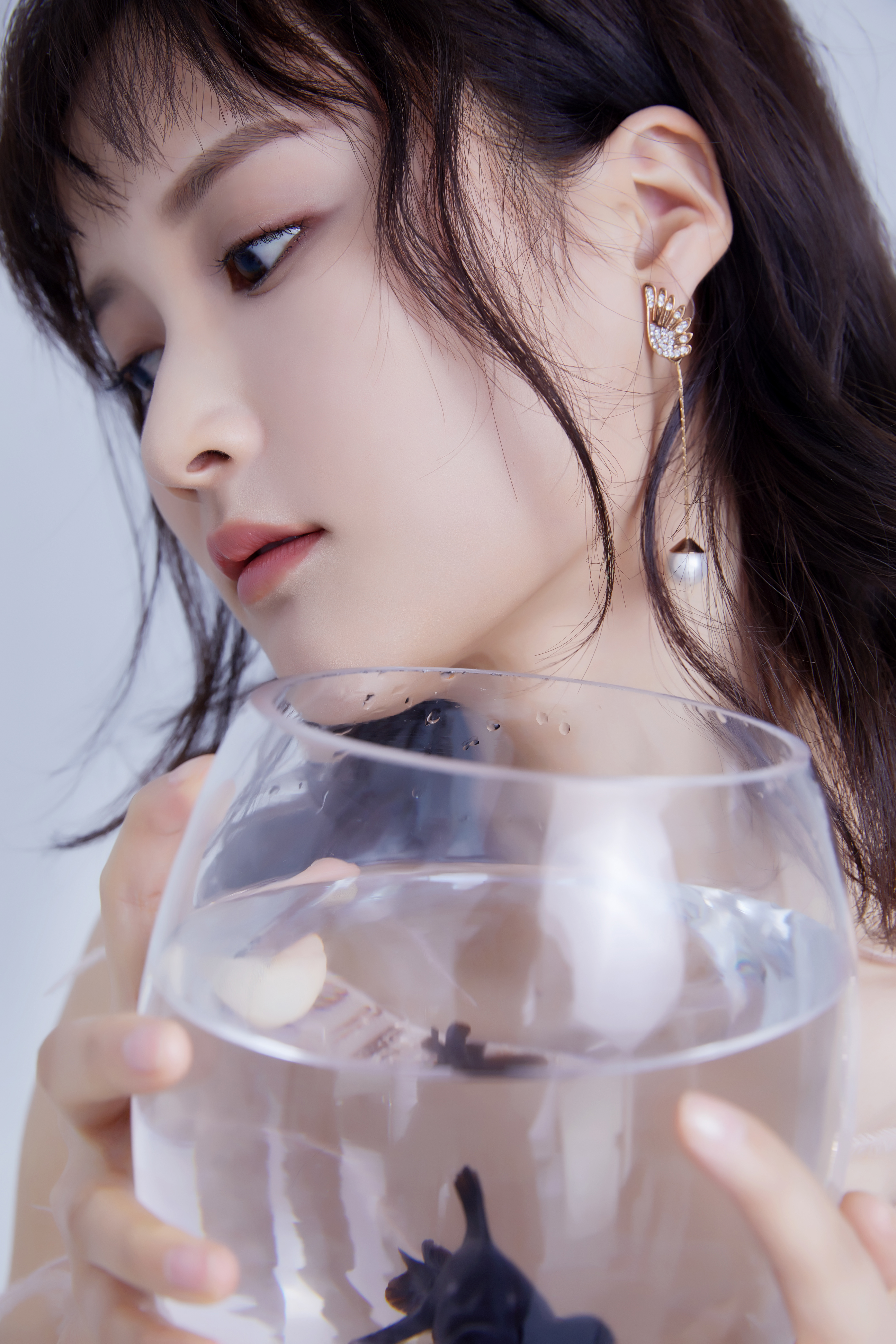 data-id="gnt5x5mgu3">李诺,1995年9月27日出生于湖南,中国内地女演员