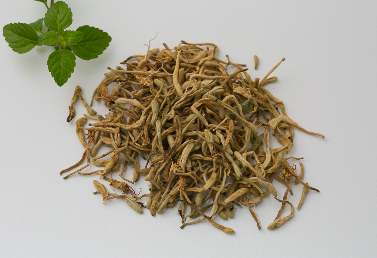 " href="/item/忍冬/758885" data-lemmaid="758885">忍冬 /a>( a