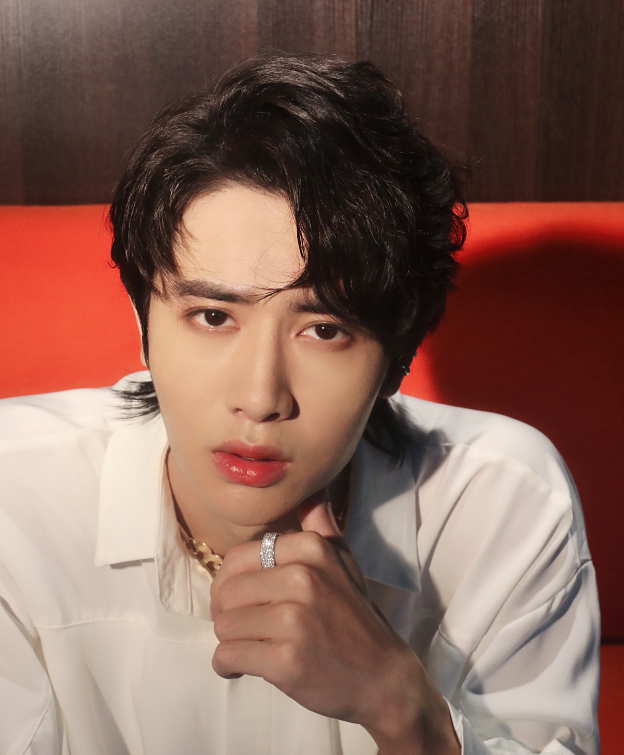 中国内地青年男演员,1997年8月16日出生, 曾在2020年1月主演 a target