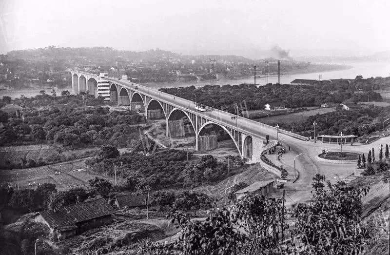 泸州长江大桥(luzhou yangtze river bridge),是中国四川省<a