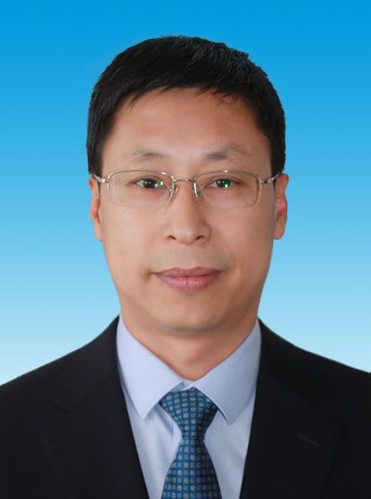 lemmaid="130605">汉族 /a>,1972年12月出生于内蒙古自治区赤峰市