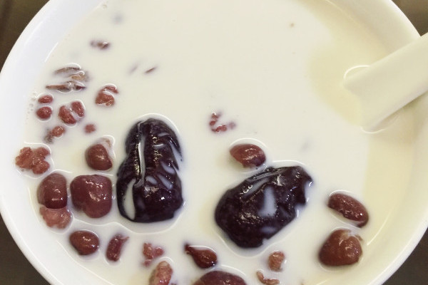 红豆牛奶红枣汤