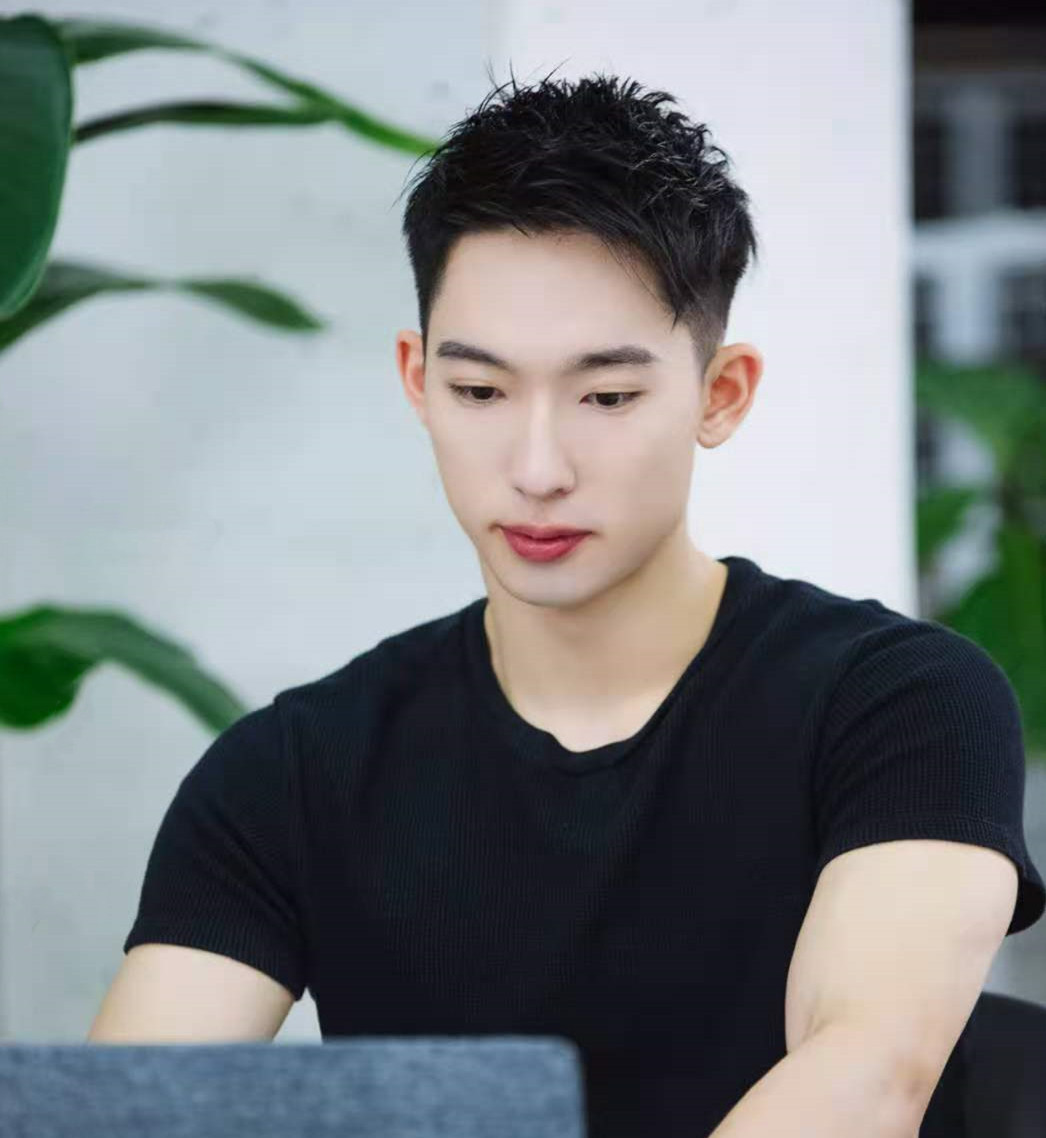  p data-id="gncnzej6yg">于家翊(ethan yu), 就读于美国 a target="