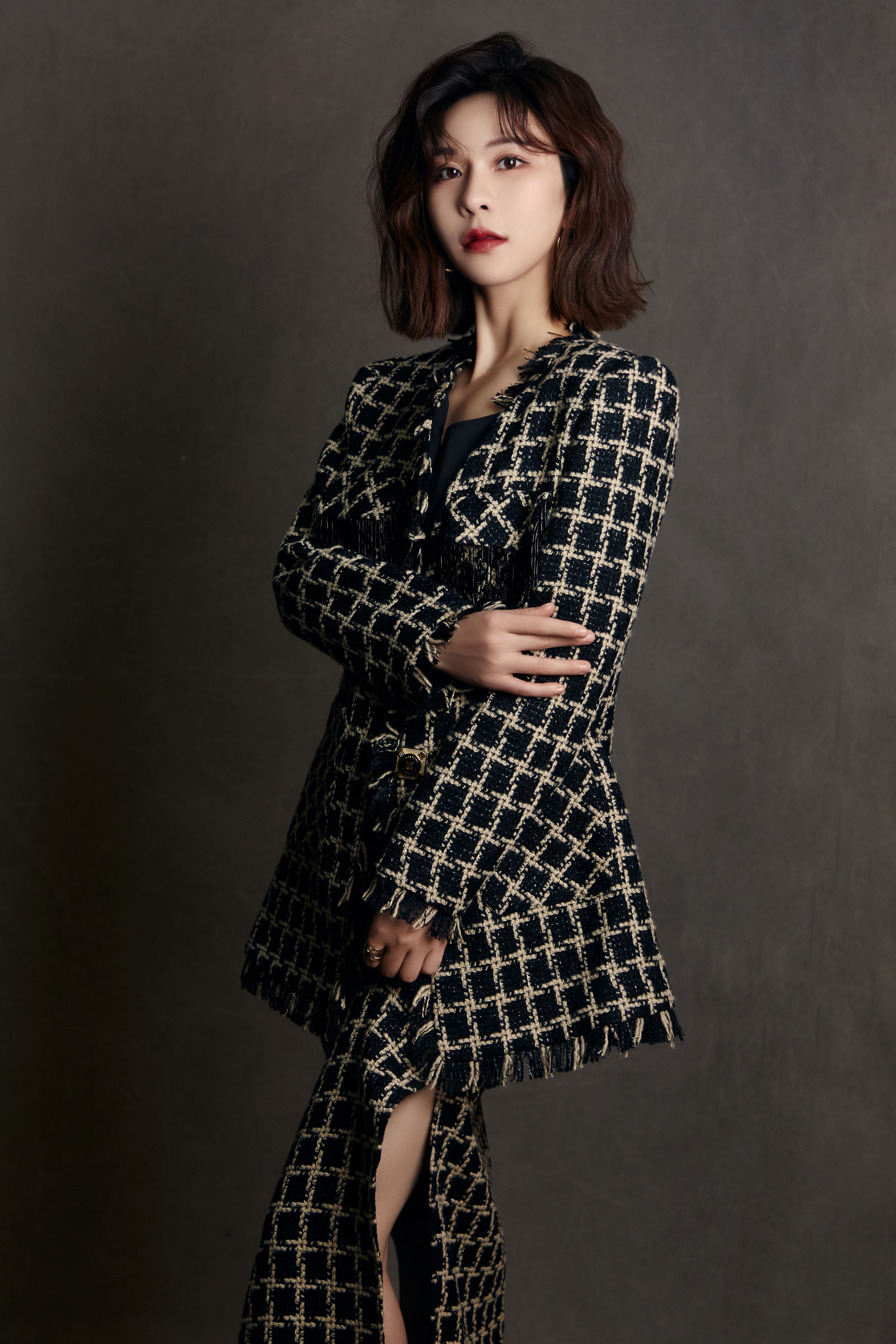 target="_blank" href="/item/造型师">造型师 /a>,资深 a target="