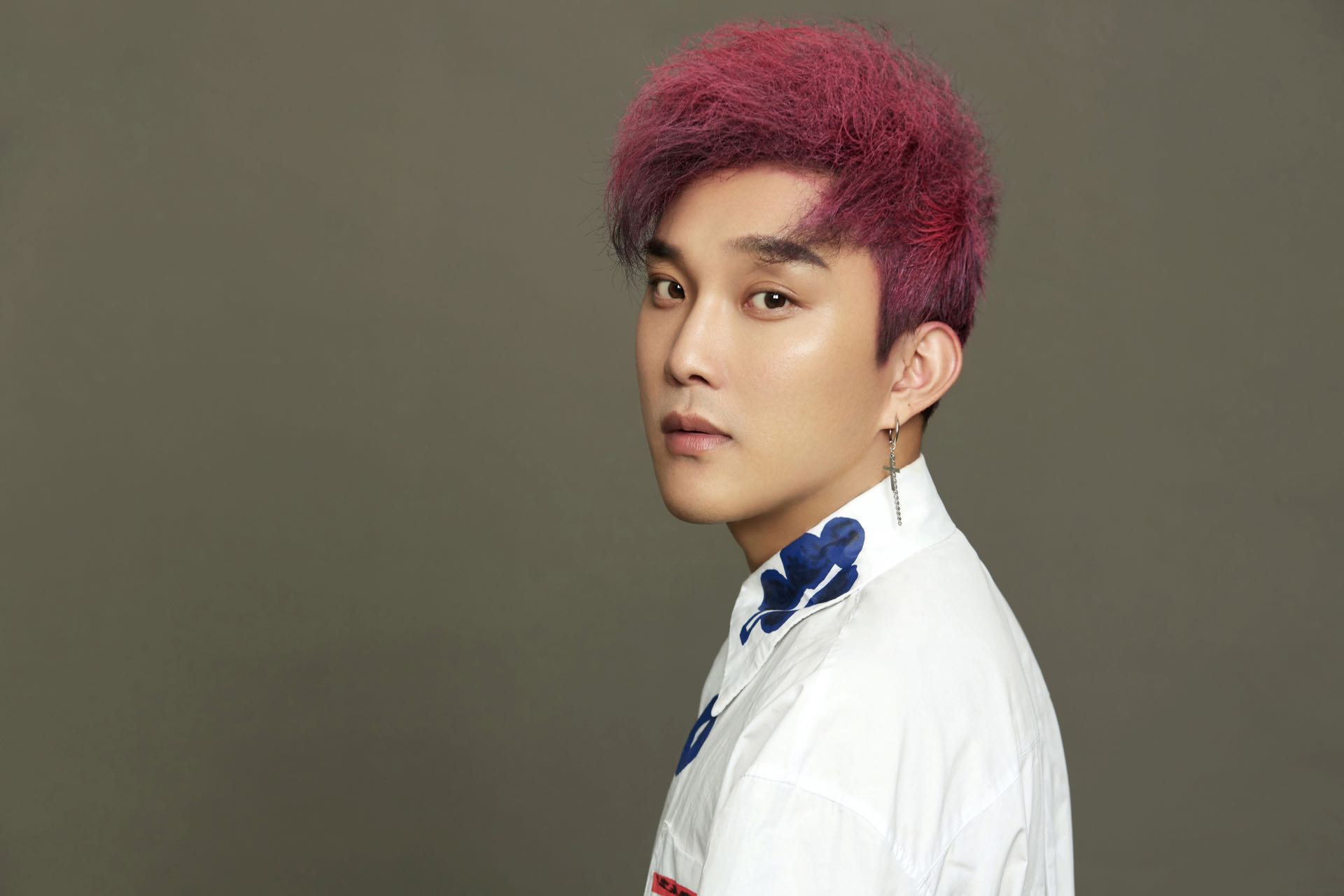  p>孙焱彬,中国内地男歌手,演员,独立音乐人,1990